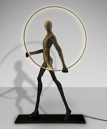 Figura Caminhante 218cm